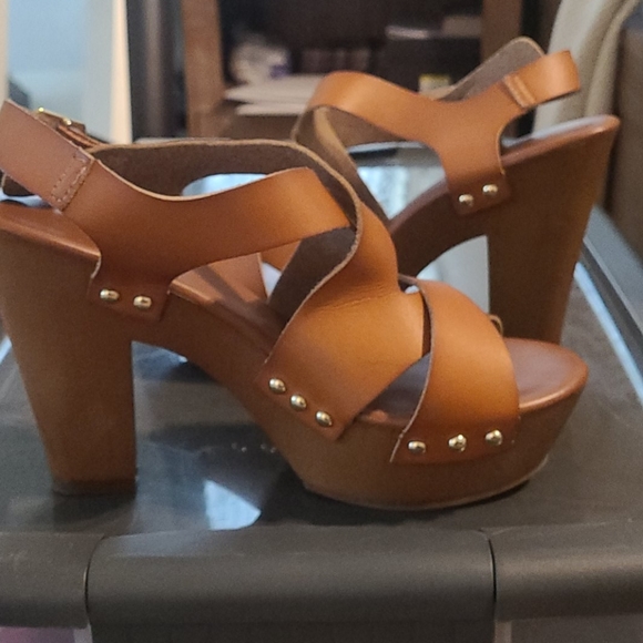 Mossimo sandals - Picture 1 of 4